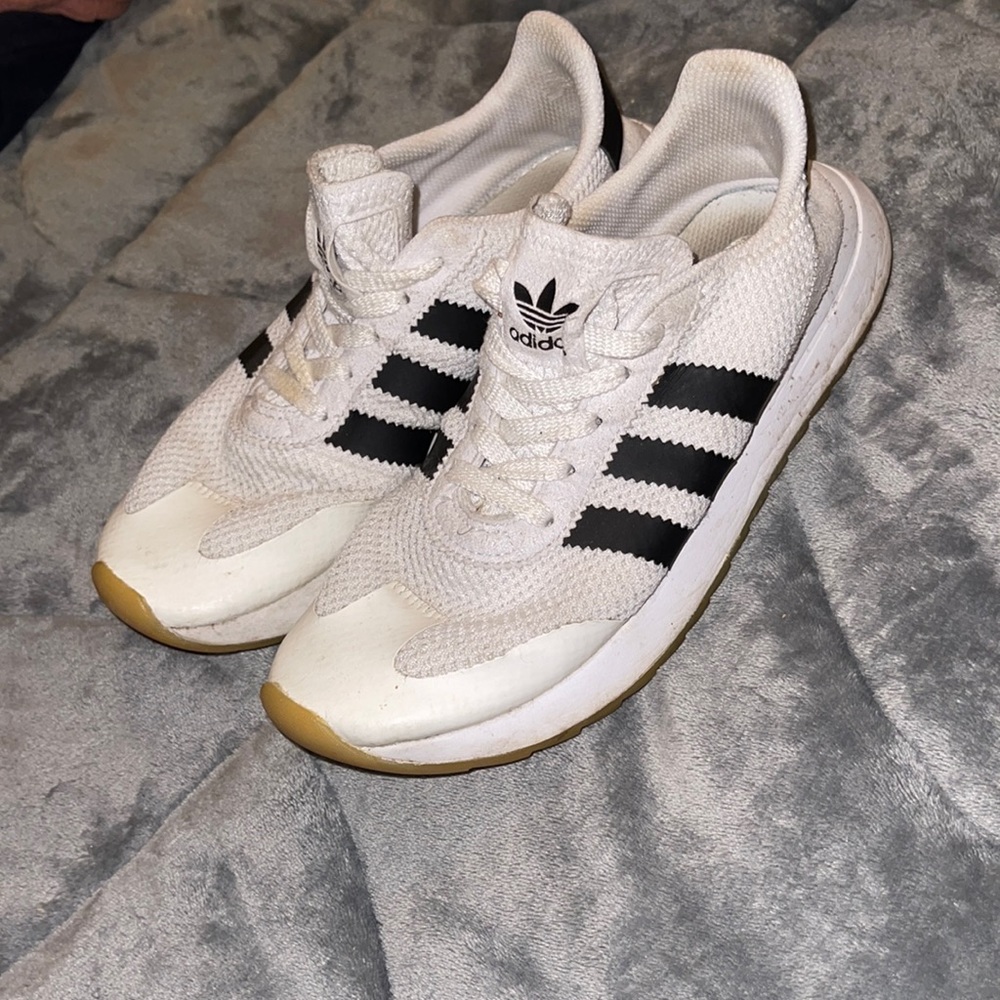Adidas tennis shoes size 7.5